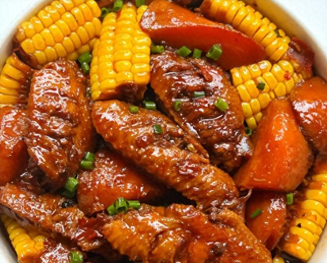 鲜香诱人的可口玉米鸡翅煲,美味又方便!