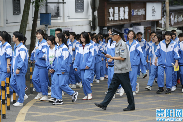 你好新学期!直击贵阳二中开学现场