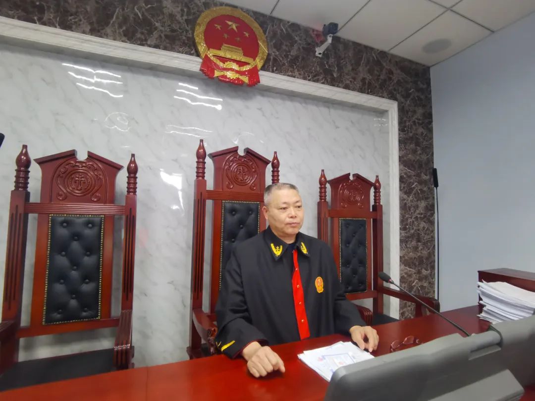 【媒体链接】陈立峰:心系百姓铸天平