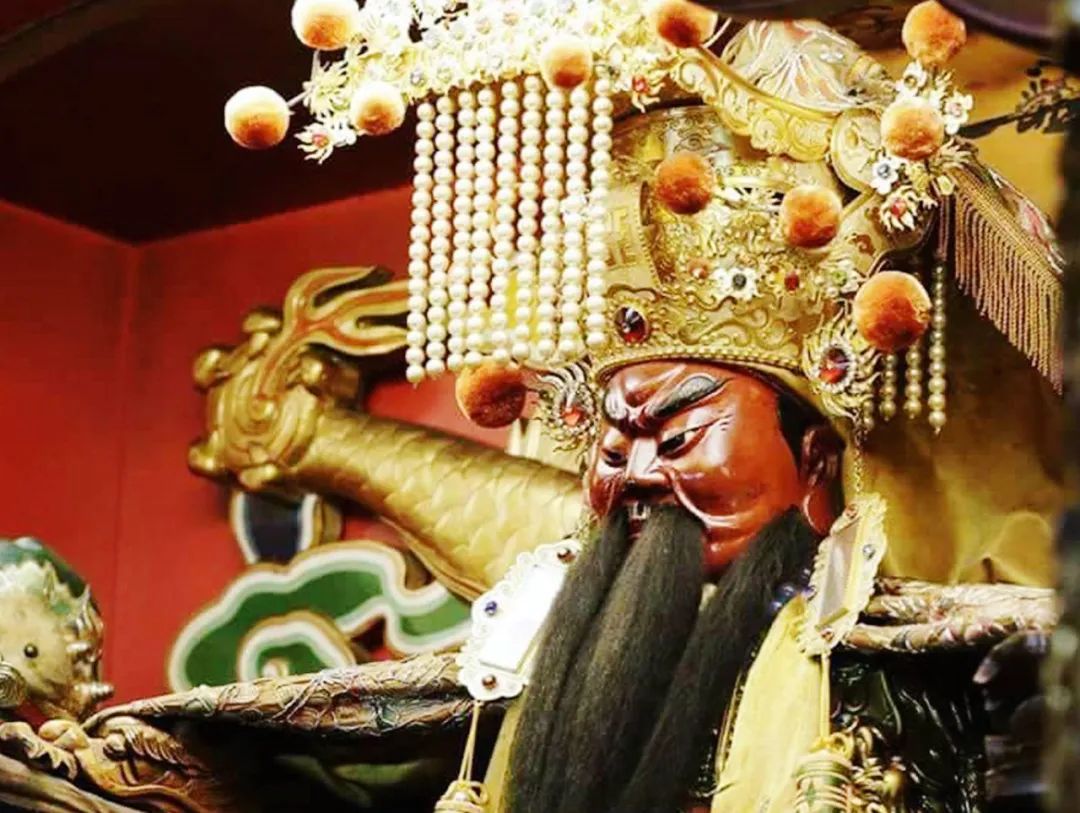 话说大清康熙42年(1703年)十一月初九,康熙皇帝御赐关公"义炳乾坤"