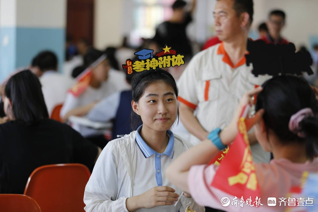 壹點圖集|祝願考生旗開得勝,煙臺青華中學給考生髮