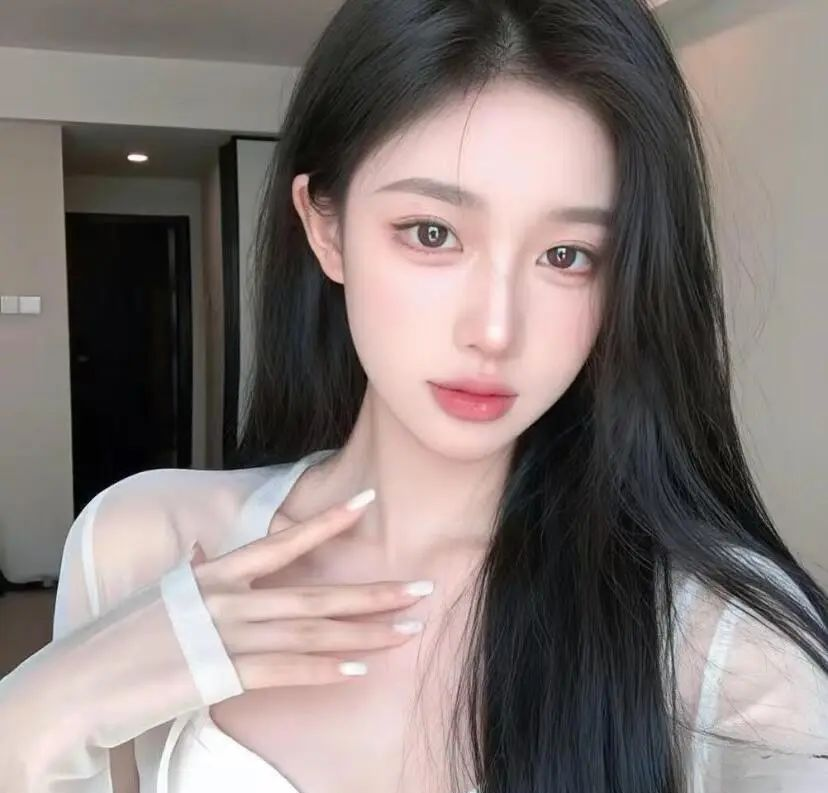 知性优雅的女生头像与超清好图平台的美学传递