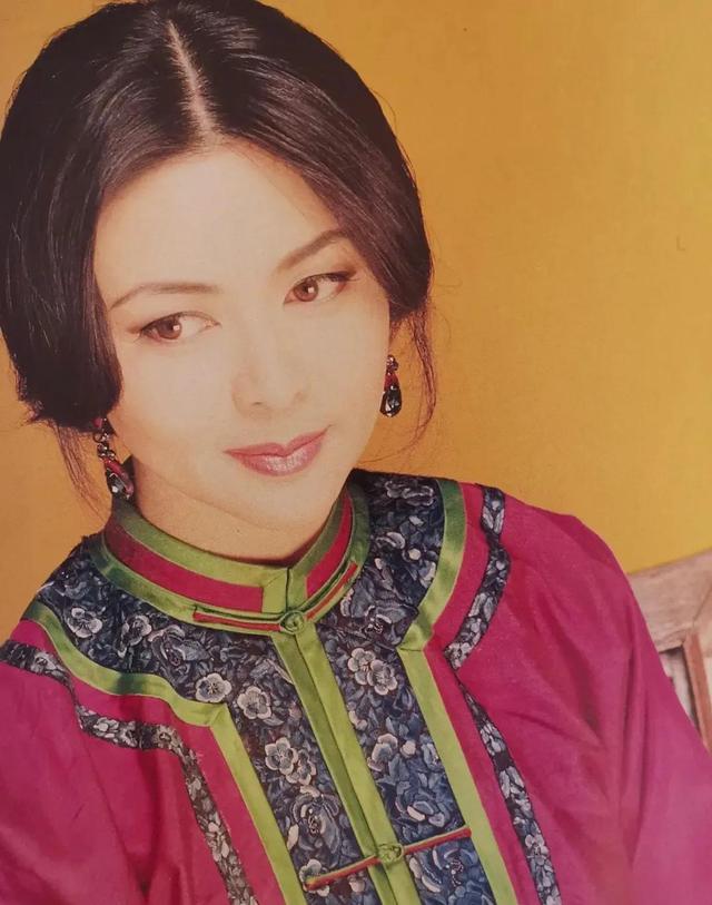 香港第一美女关之琳旧照连连看,美得不可方物让人看一眼就忘不掉