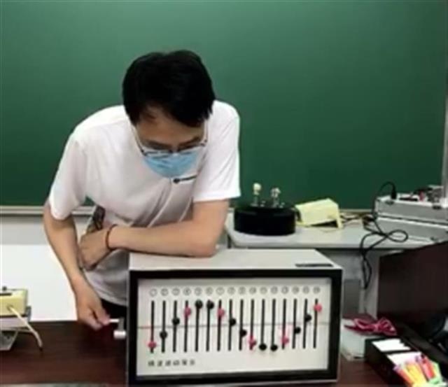 华科附中(光谷一中)驶入发展快车道,全力建设与大学齐名的荆楚名校