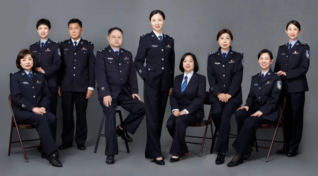 服务队主要负责虹口区行政服务中心无差别综合受理窗口的服务管理工作