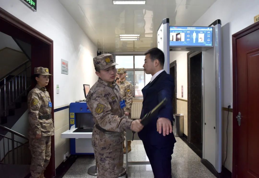 火箭军部队严密组织军队文职人员招考面试工作