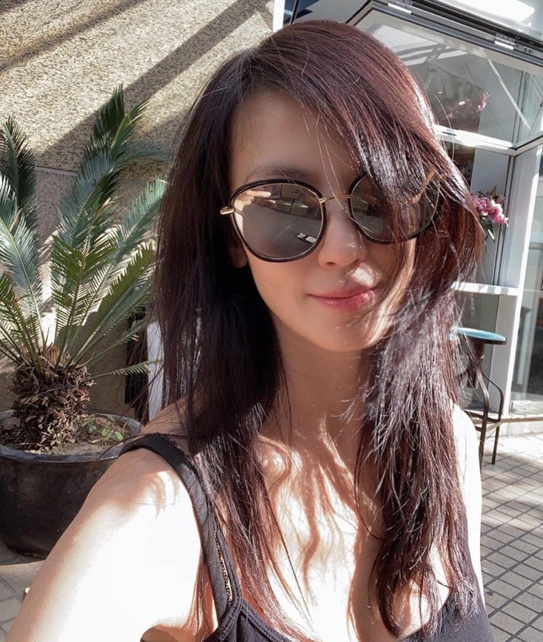 现年47岁的索爆人妻兼靓妈林熙蕾(kelly) 曾是一代性感女神,拥有天使