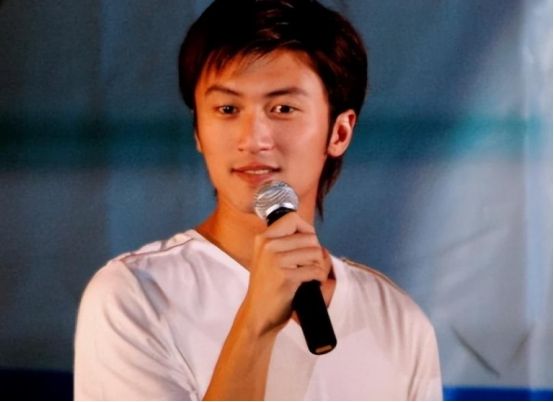 这一次,谢霆锋发飙怒怼记者,让网友刮目相看