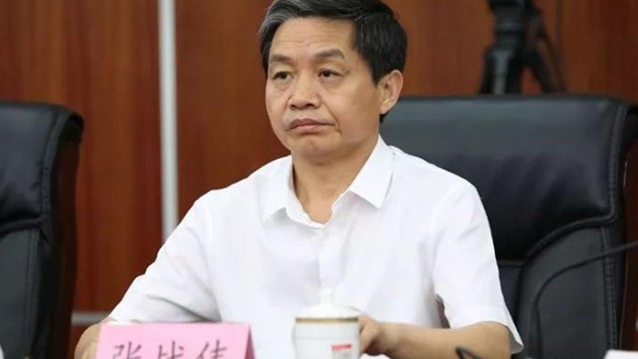 央视:掌掴下属的市委书记想当"山大王"?