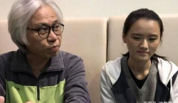 爷孙恋现状:25岁的林靖恩满脸沧桑,挺着孕肚还要照顾年迈的男友