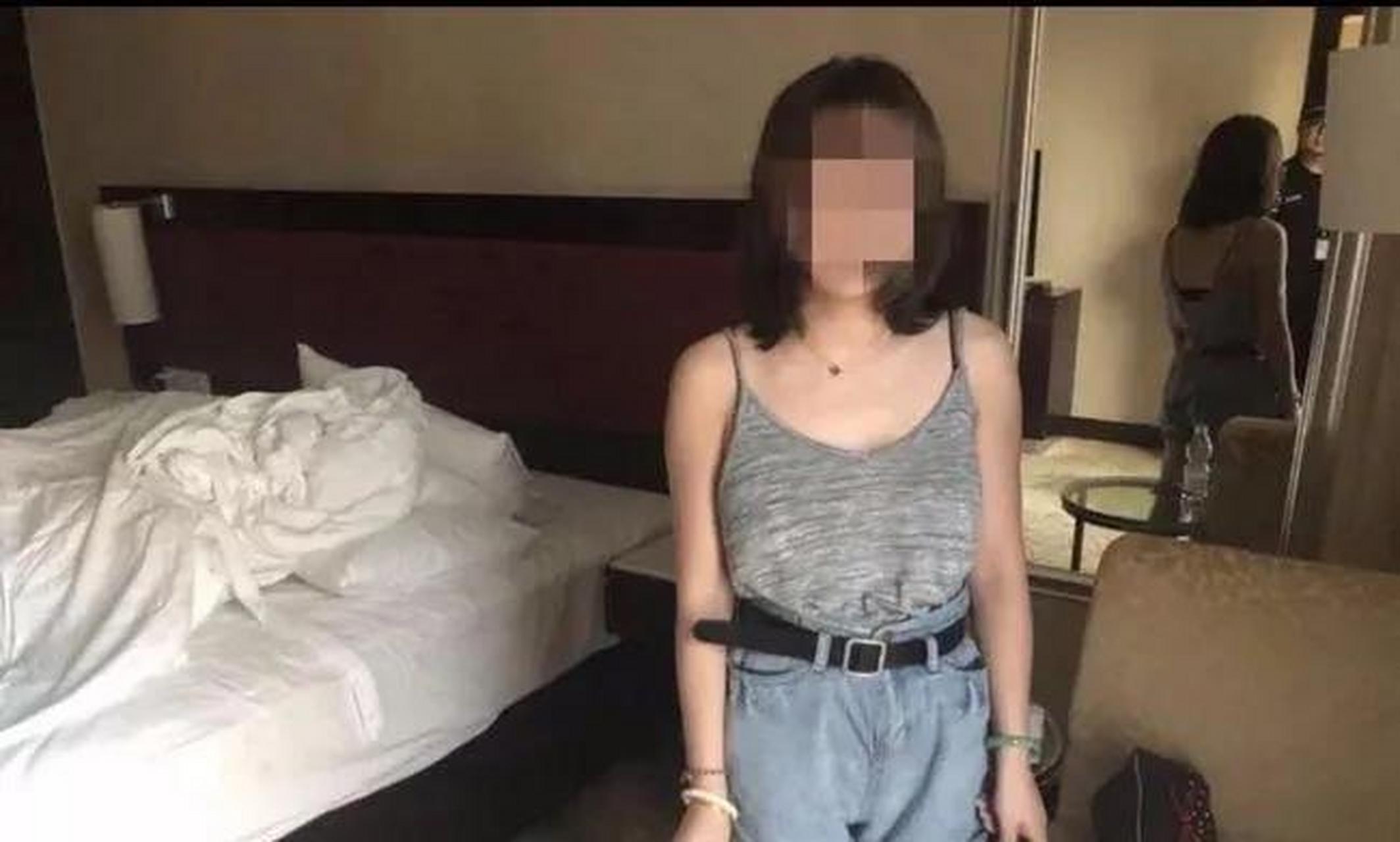 30岁的路某某与妻子张某婚后育有一女.