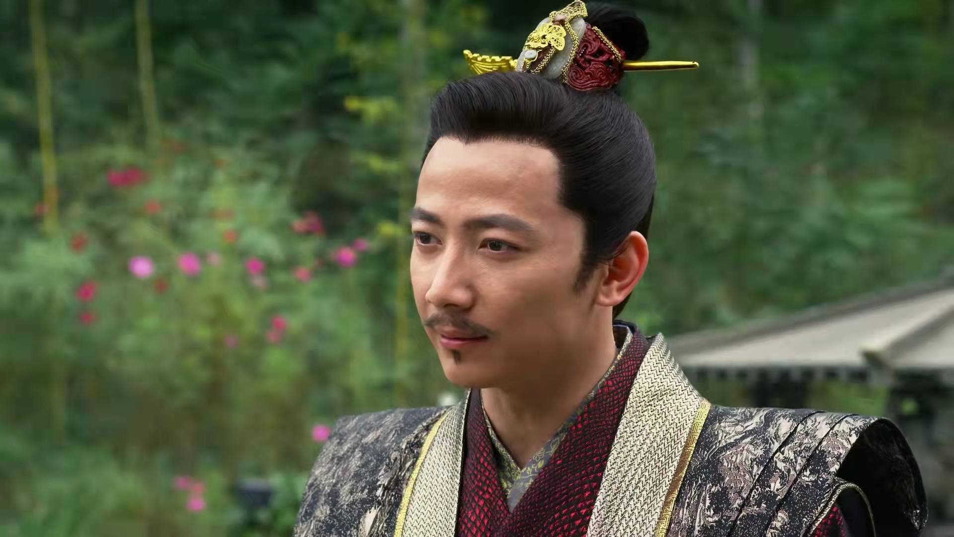 《芈月传》"为孝敬母亲丢了性命的"嬴华:本来,他可以过得很好