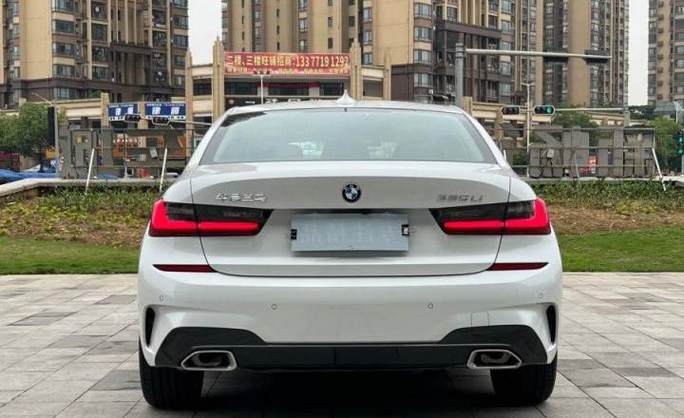 宝马3系后保险杠多少钱?