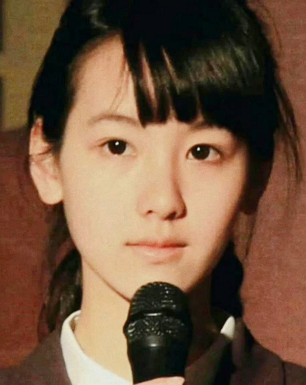 陈都灵学生时代照片