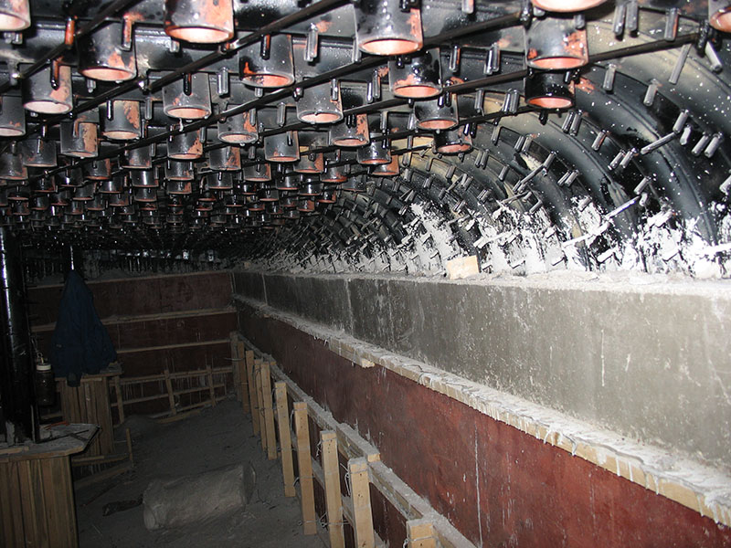 耐磨耐火浇注料施工现场