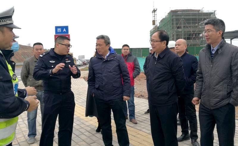 温江涛副秘书长深入g105中心城区改线调研项目建设情况