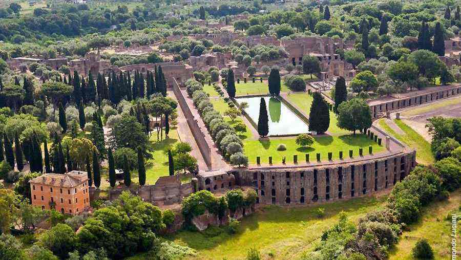 军事技术和军事魄力的发展,已经超出了城邦的范畴,发展强大