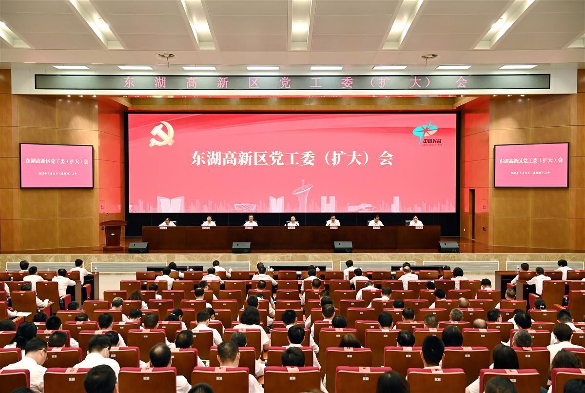 �人���2022����²���5769��оǧ�ף��ܡ��ơ�������1400��Ȧ