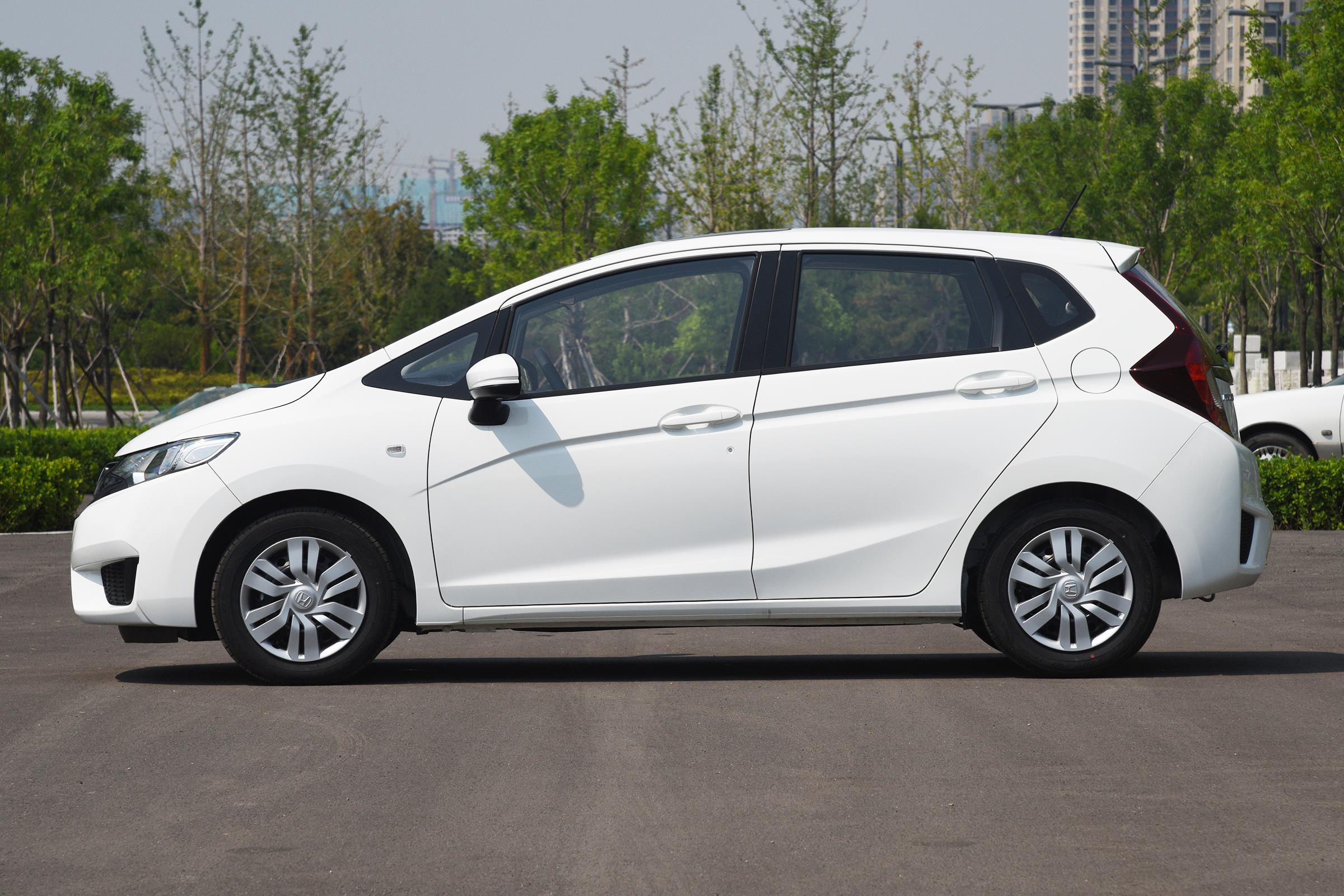 买飞度都是被网上给忽悠的,但很少有人说不好,飞度适不适合买?