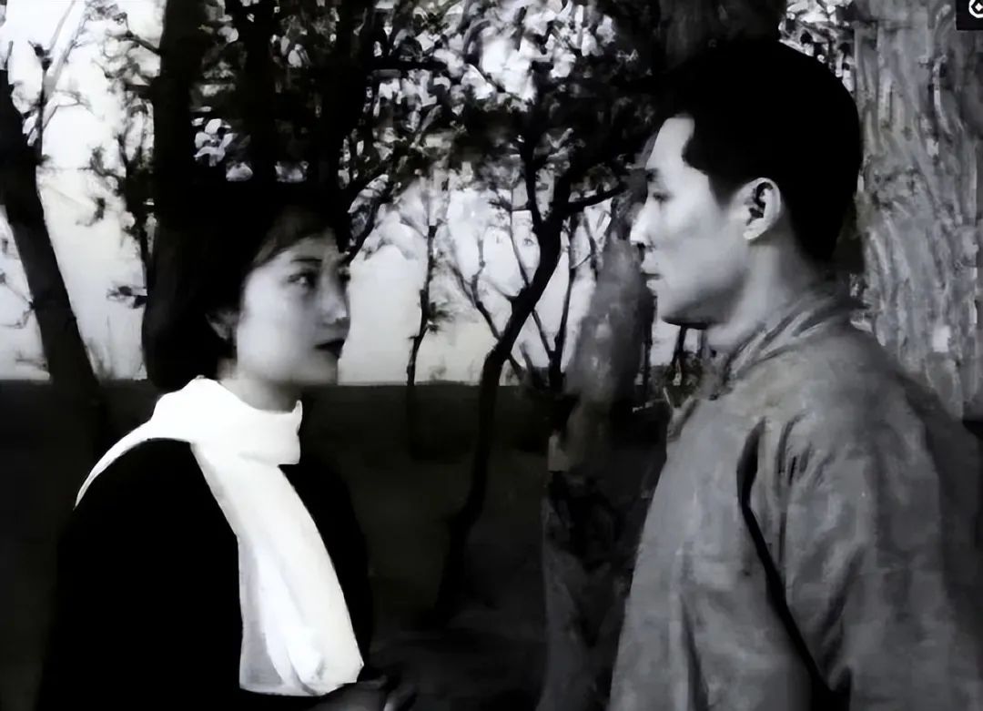 90岁的王晓棠如今生活怎样