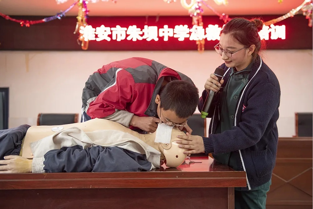 朱坝中学开展急救技能培训进校园活动