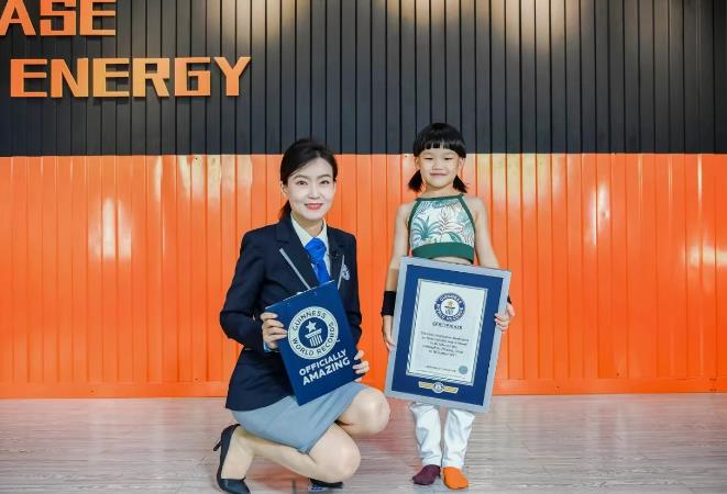 8岁女童1分钟做77个街舞大回环破世界纪录 梦想代表中国参加奥运会