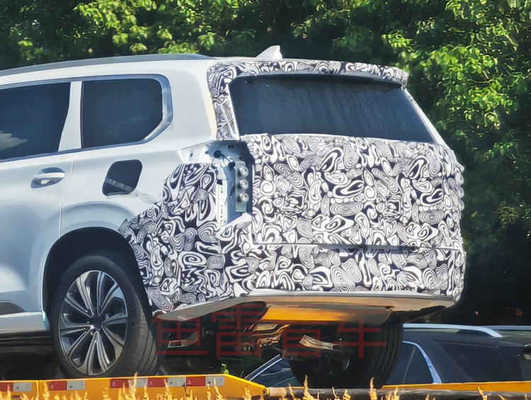 这背影杀绝了!新款星途揽月插混版无伪谍照首曝,差点看成mpv