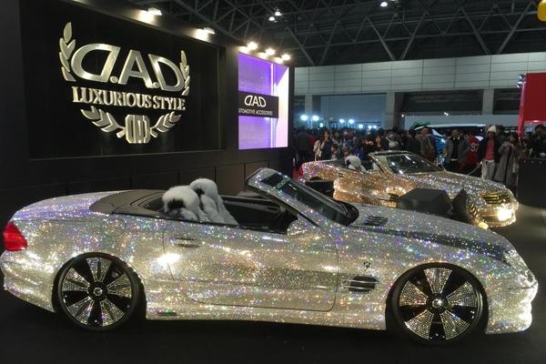 30万颗钻石奔驰改装车?就算有钱也很难买到!