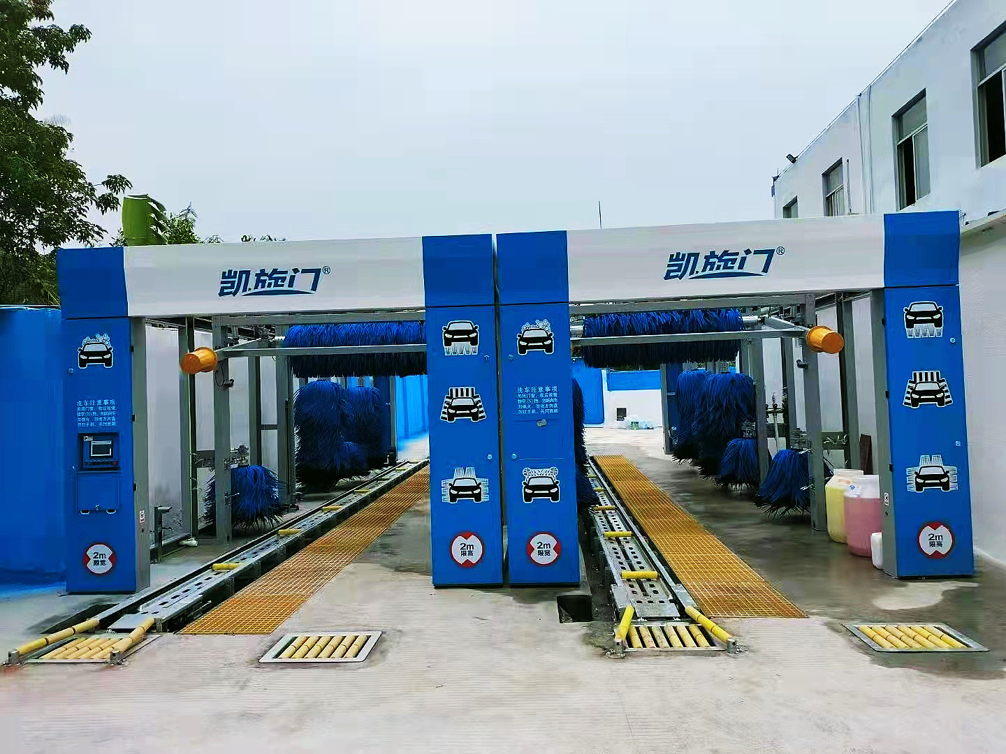 特殊时期,全自动洗车机"无接触"洗车