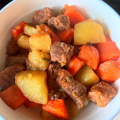 迷倒全家的简易版土豆胡萝卜炖牛肉,真心好吃!