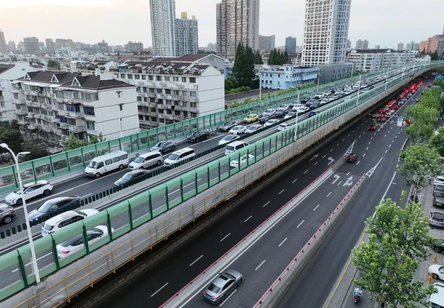 沪太路高架图片