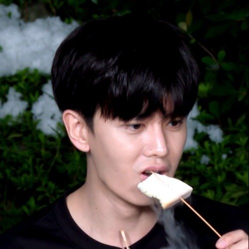 任嘉伦吃液氮火锅粘嘴