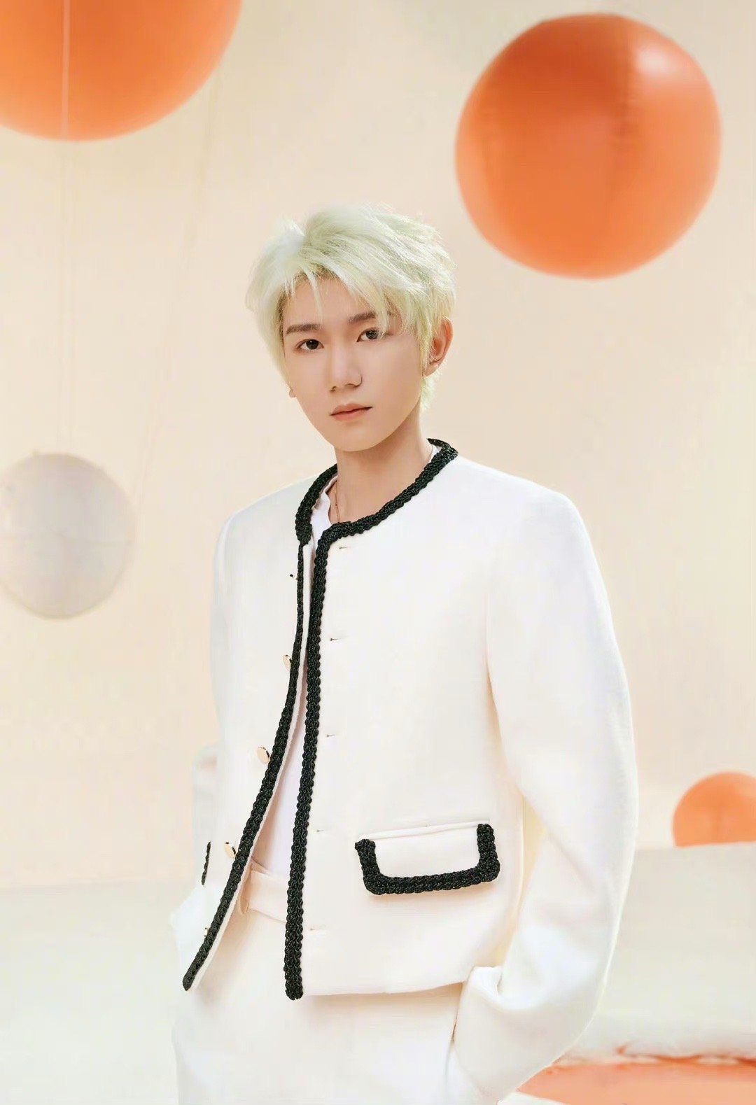 丨@tfboys组合 演唱会应援色写真 chapter-4释出