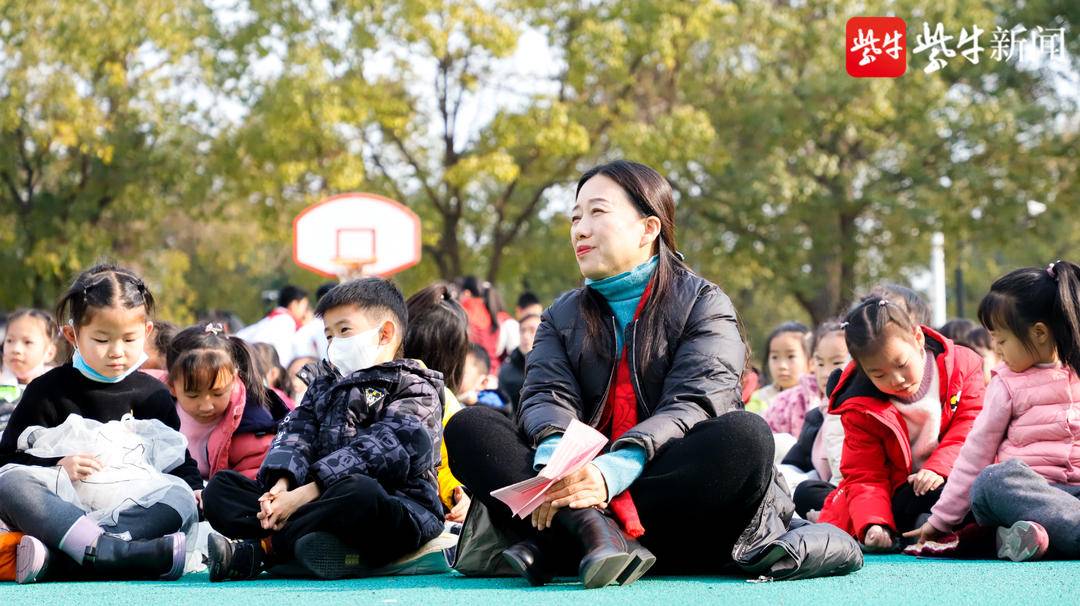 扬子晚报"名校名校长名师"系列访谈——常熟市石梅小学校长顾丽芳:在