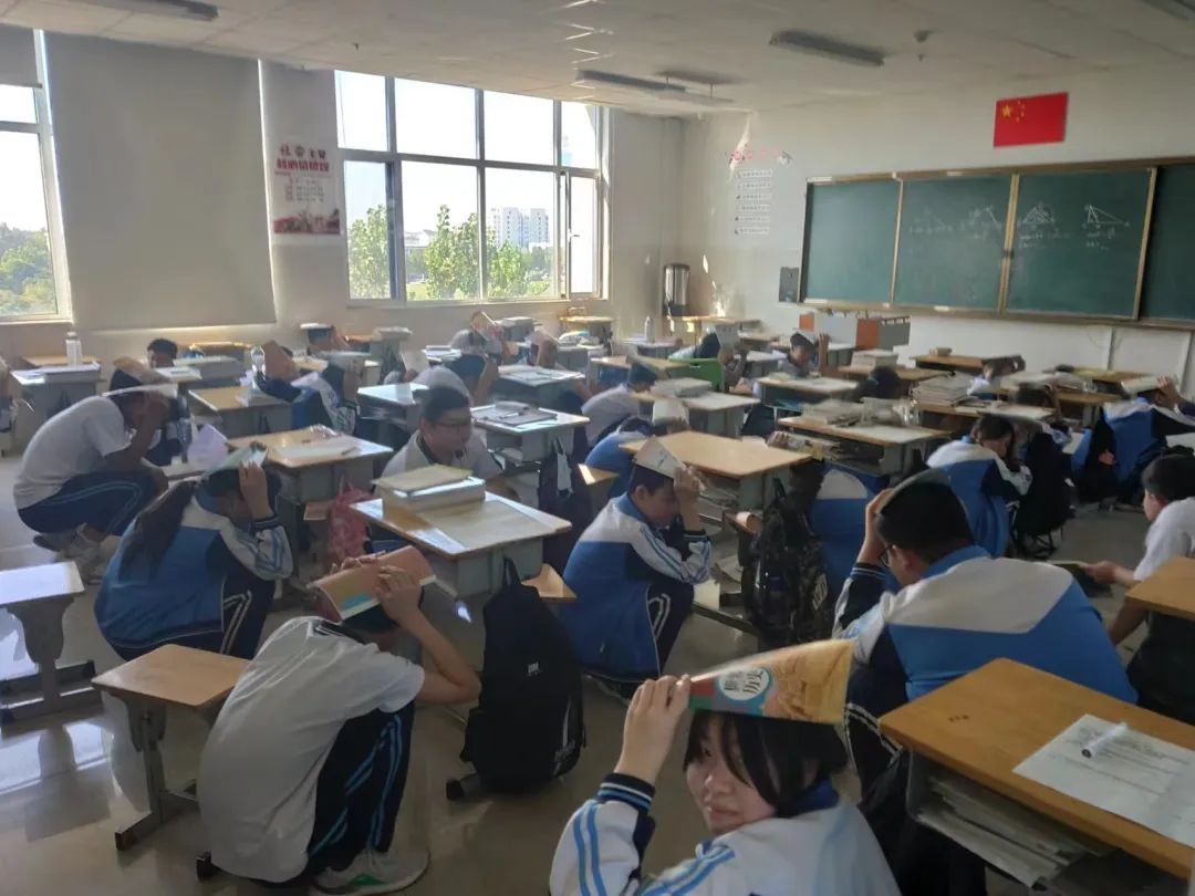 潍城区南关中学丨组织防震疏散演练 筑好安全防线