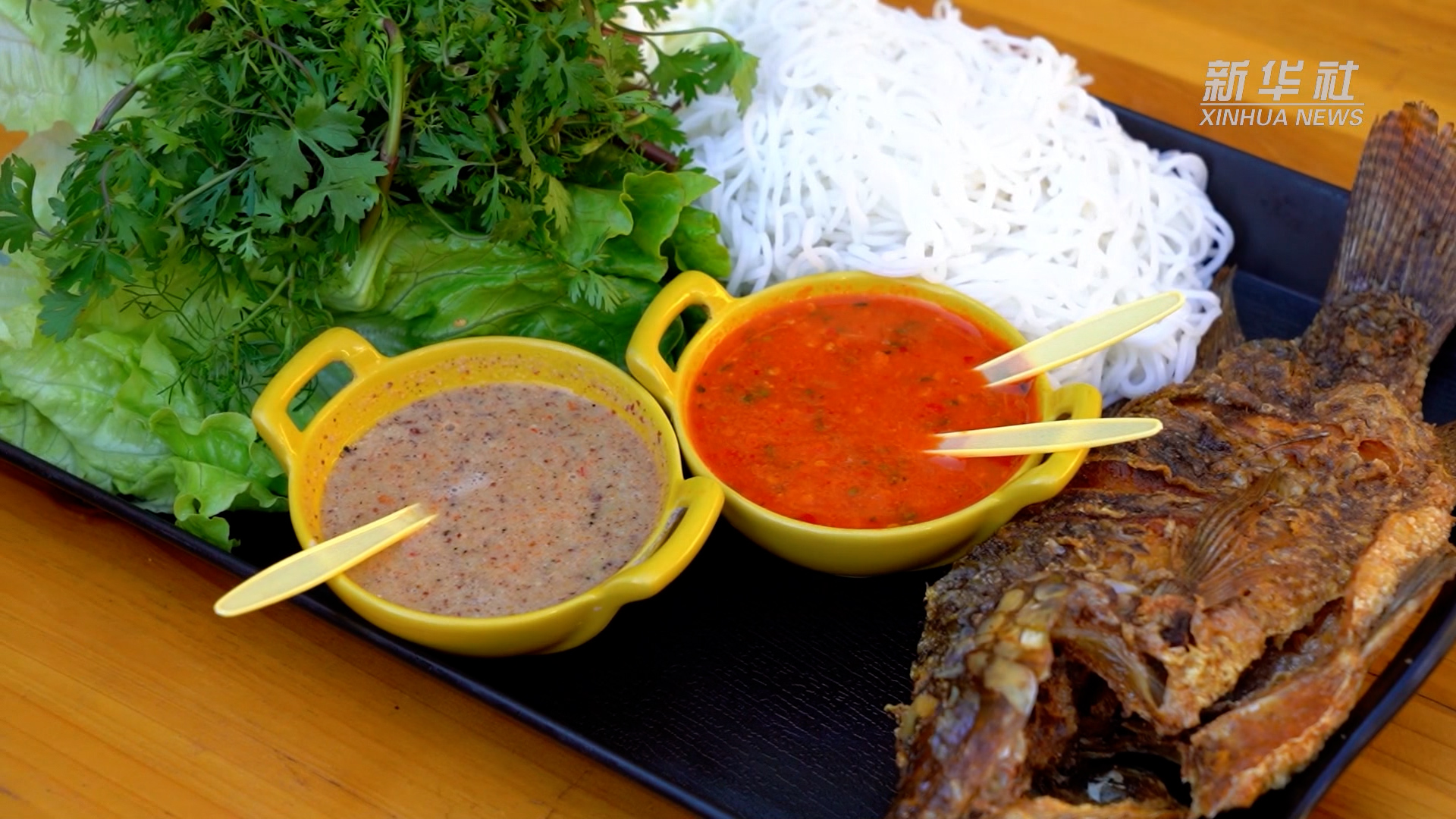 云南:孟连手抓鱼米线