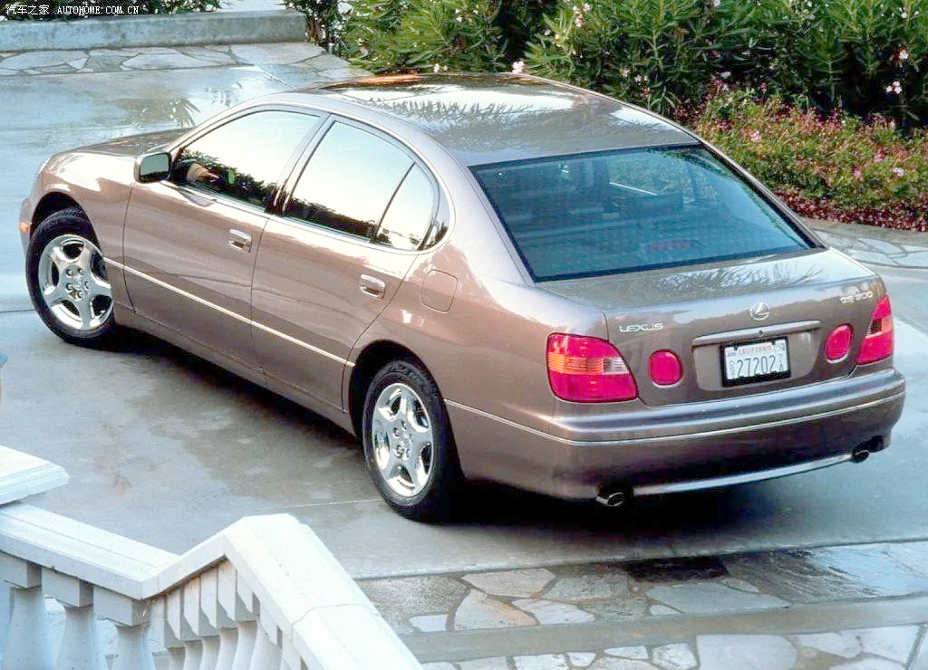 雷克萨斯gs300:历经多年变迁,依旧魅力非凡