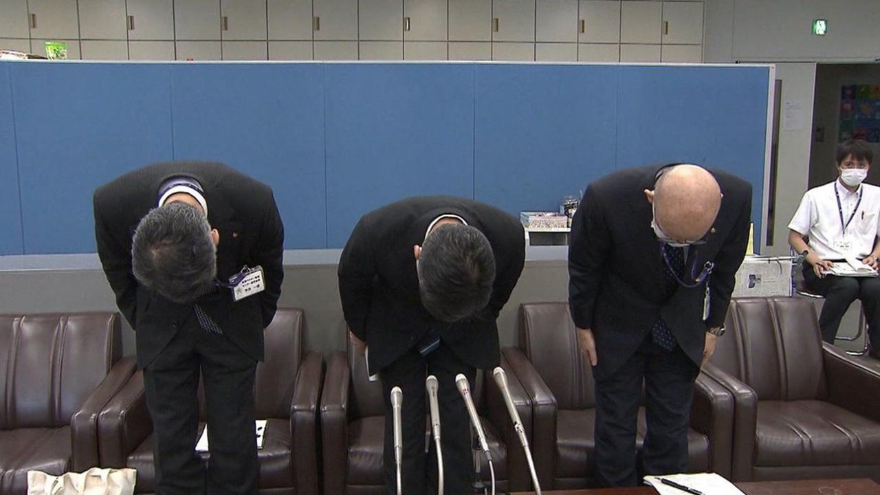 发扬"躬匠精神"?日本接种疫苗错漏百出,频繁鞠躬道歉