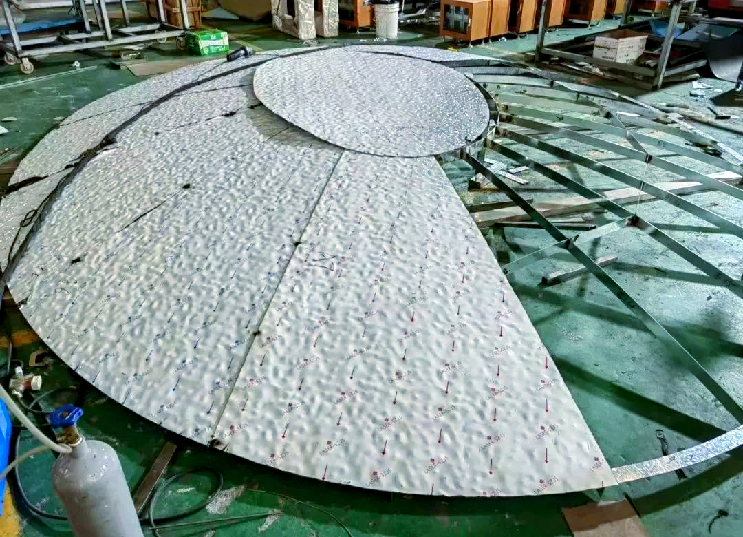 不锈钢水波纹板在吊顶中的应用:高颜值装饰新选择