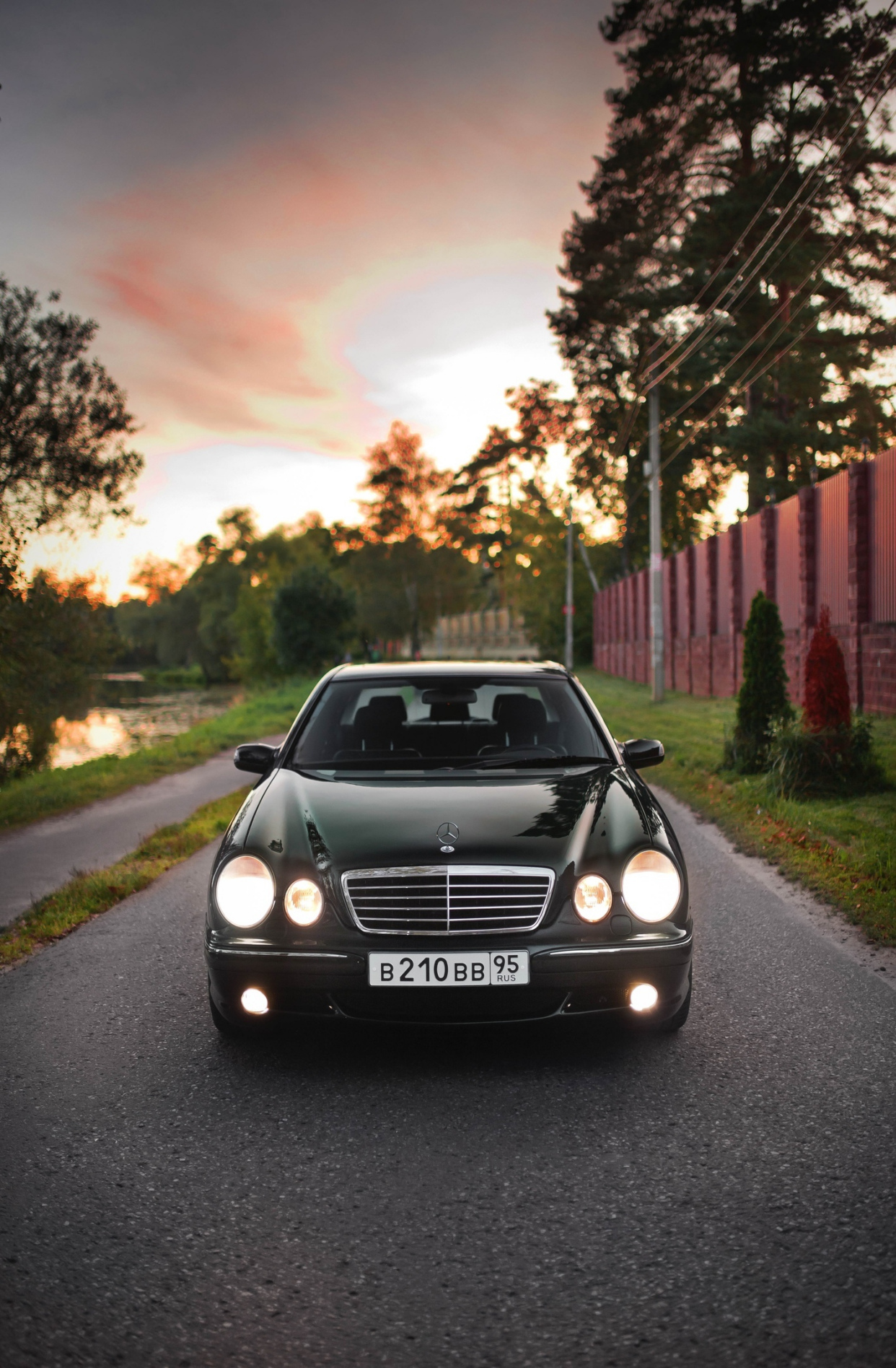 四眼大灯奔驰e55 amg