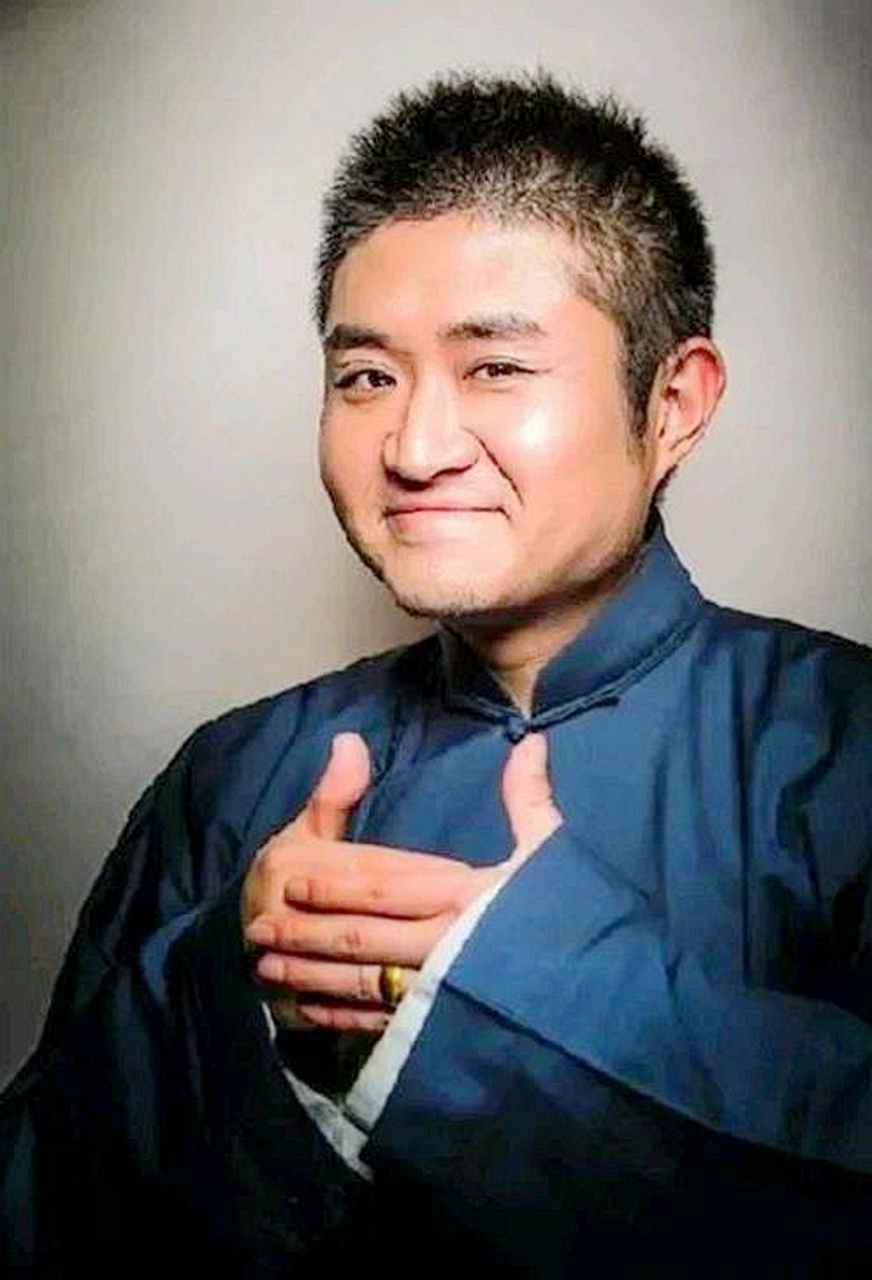 相声演员苗阜第一次成名 回到家乡,父亲告诫他不要骄傲,不要乱动尾巴!