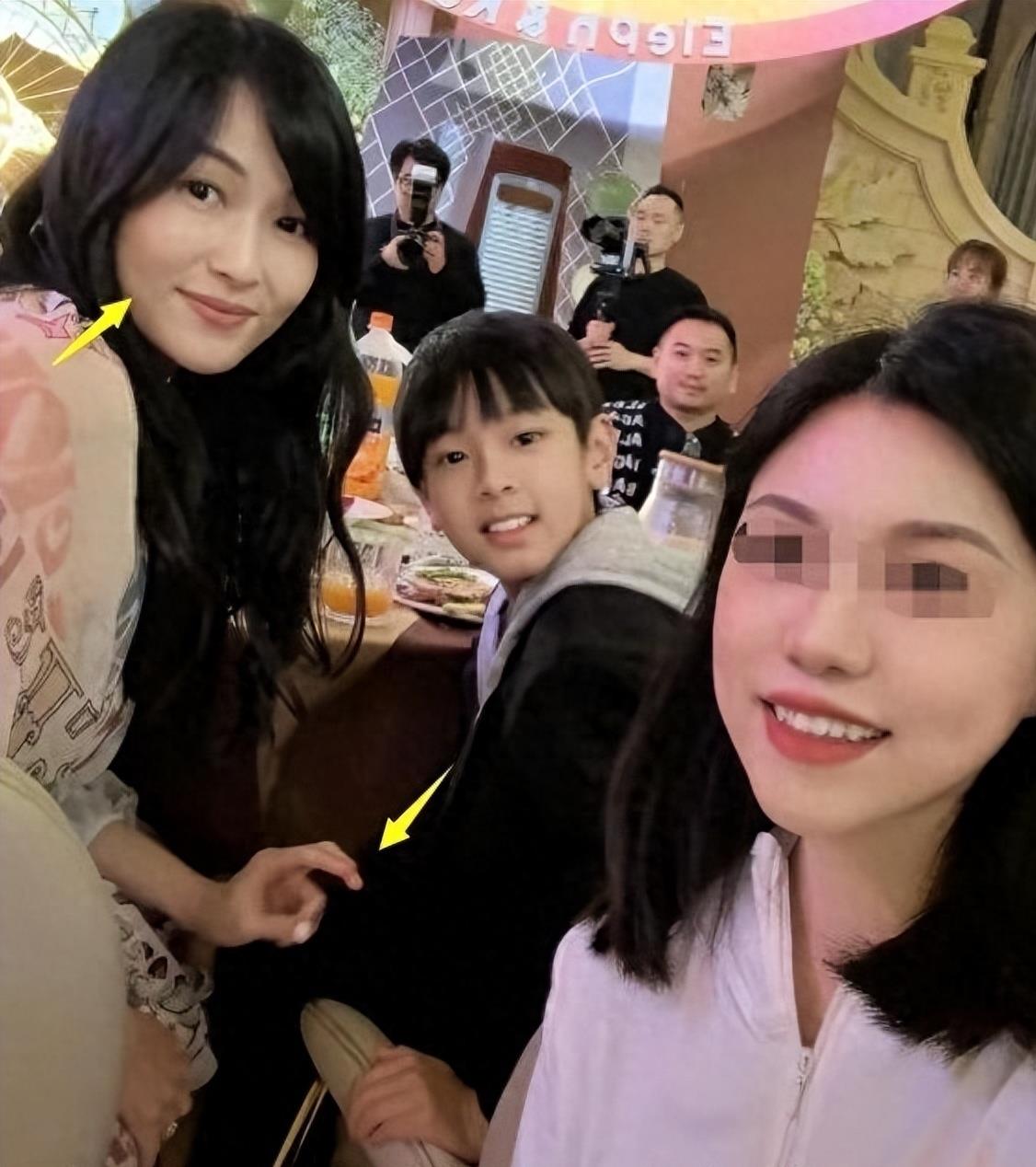 吴尊44岁生日大宴,妻子林丽莹颜值不输女儿,酒席菜色惊艳网友
