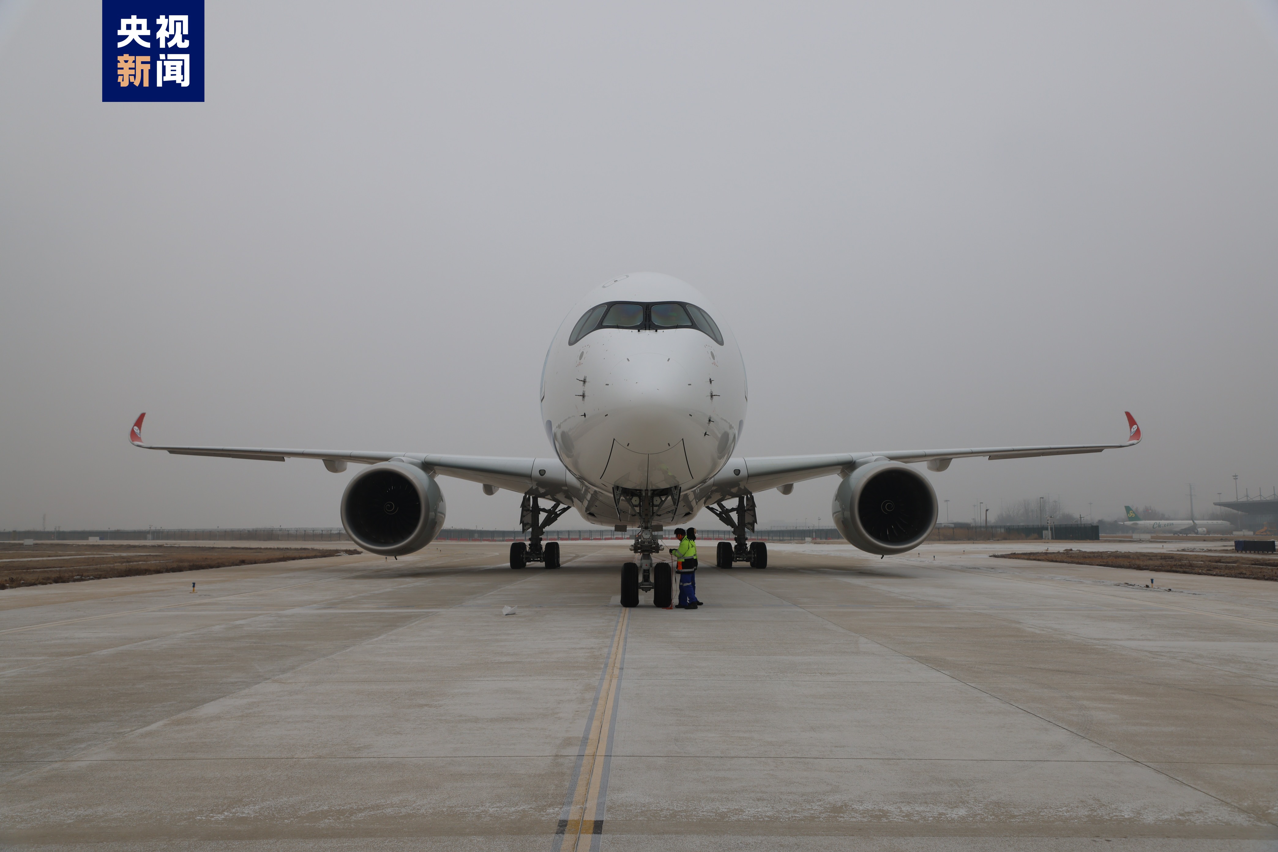 今年首架入境总装空客a350飞机今日抵津
