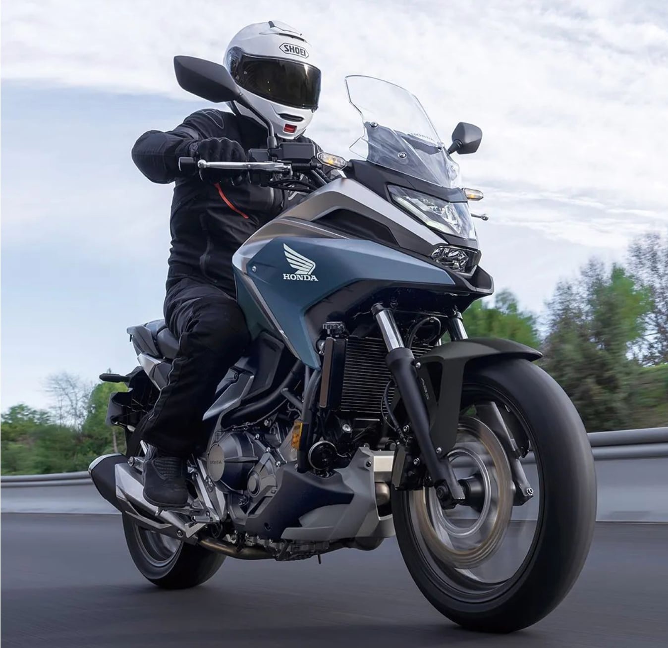 本田推出新款 nc750x 摩托车:双离合变速器,售价 10.38 万元起