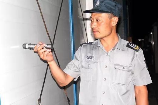 急招60岁左右大龄保安