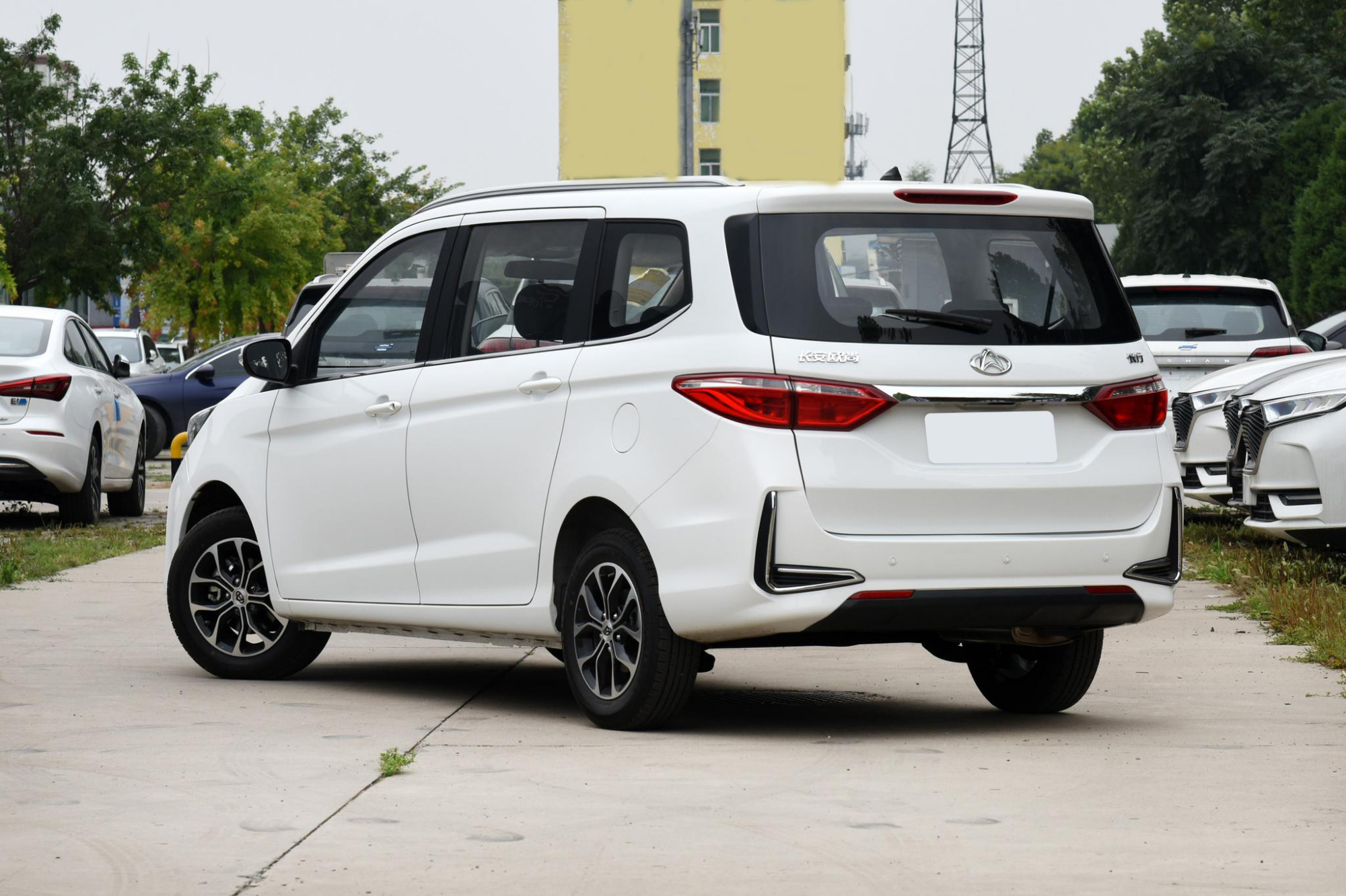 长安旗下实用型mpv,比五菱宏光帅气,售5.99万