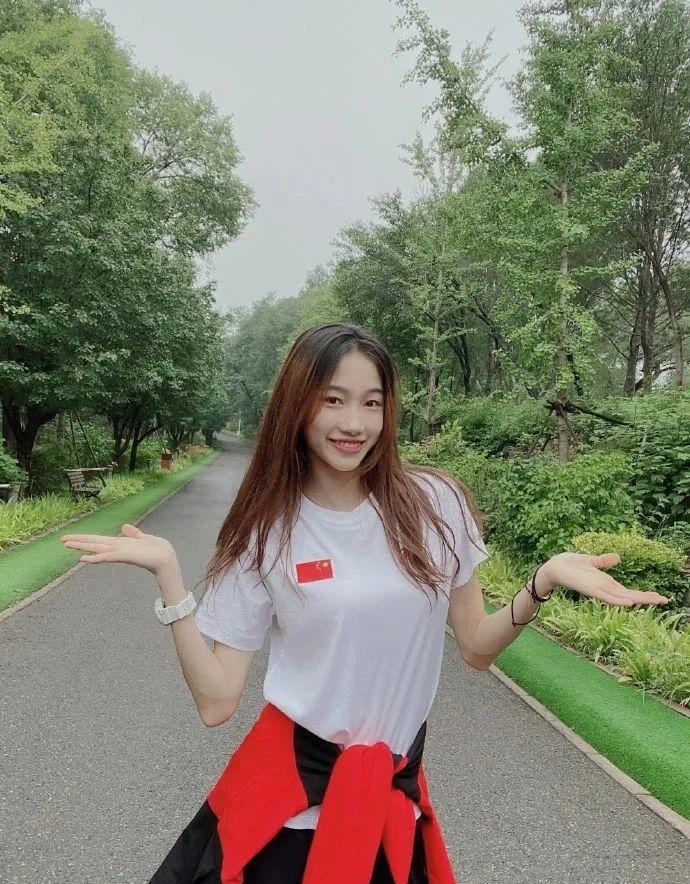 刚刚,这位成都姑娘惊艳东京!