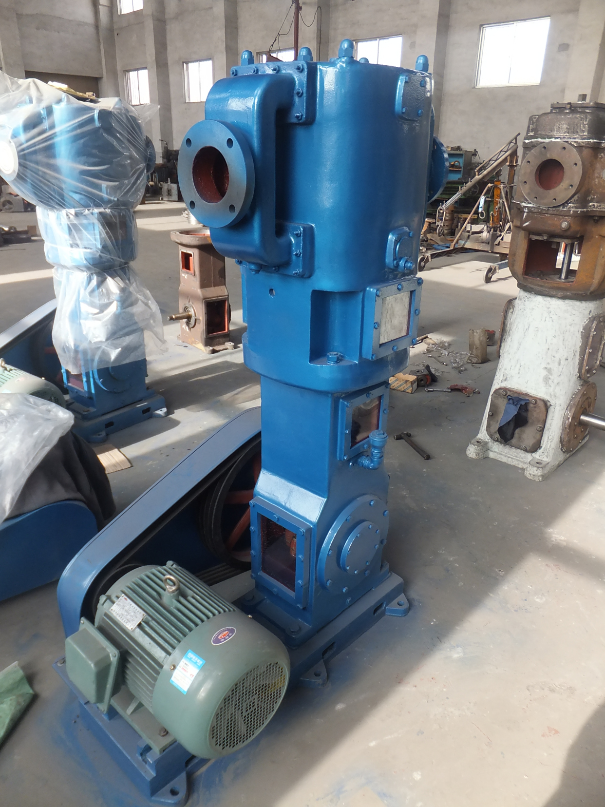 立式往复式真空泵发货淄博紫泰真空设备