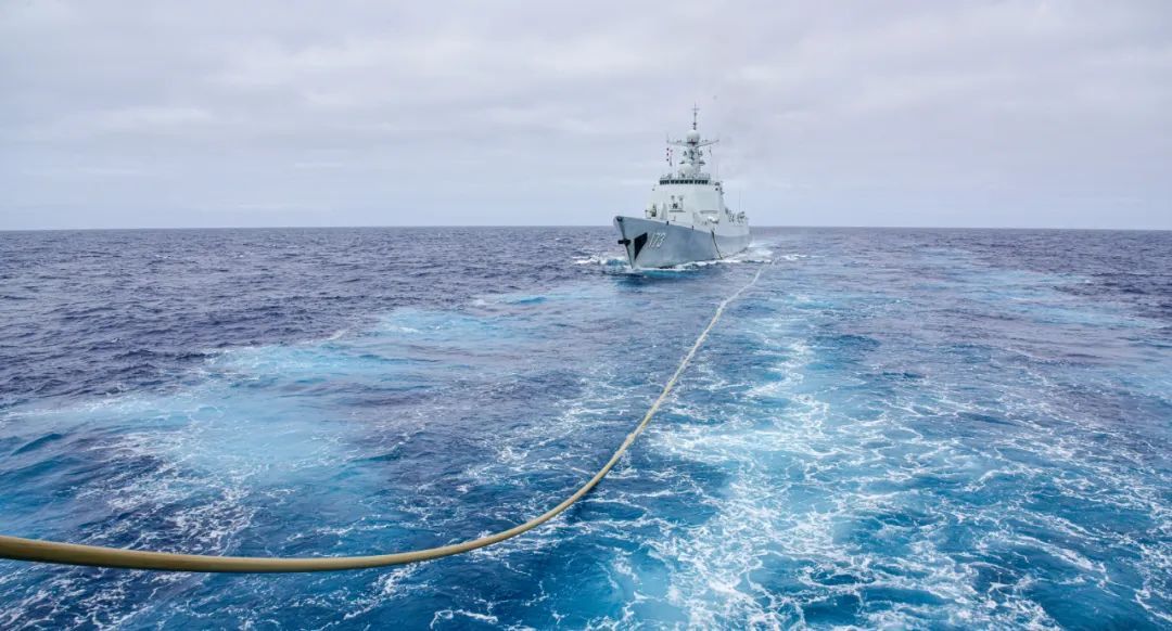 南部戰區海軍多艘艦船開展綜合作戰支援演練