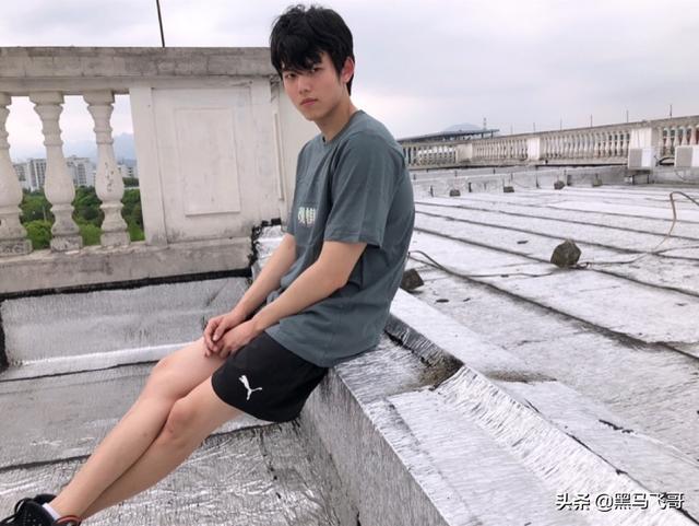 今天分享天然帅的帅哥,随手拍的哦!